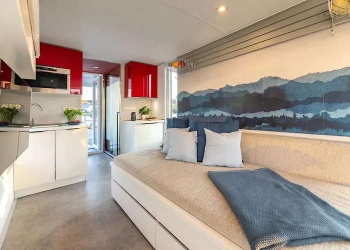 Houseboat With Paddle Boat -sail, Explore And Relax Bateau-hôtel Prague