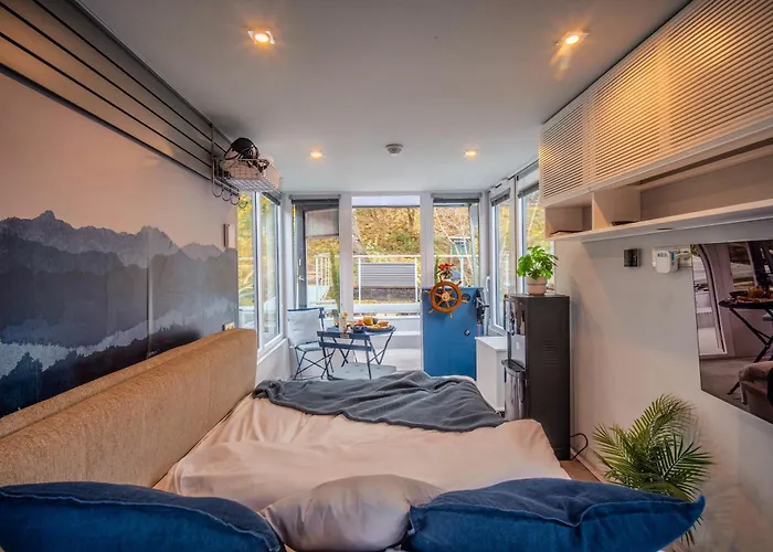Houseboat With Paddle Boat -sail, Explore And Relax Prague