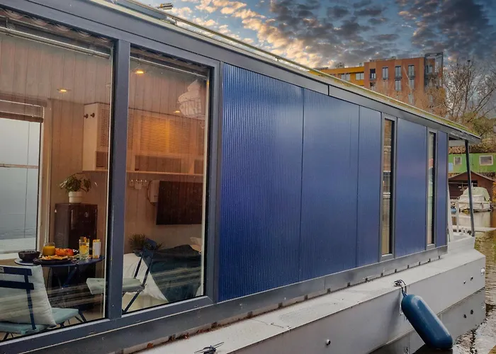 Houseboat With Paddle Boat -sail, Explore And Relax * Prague