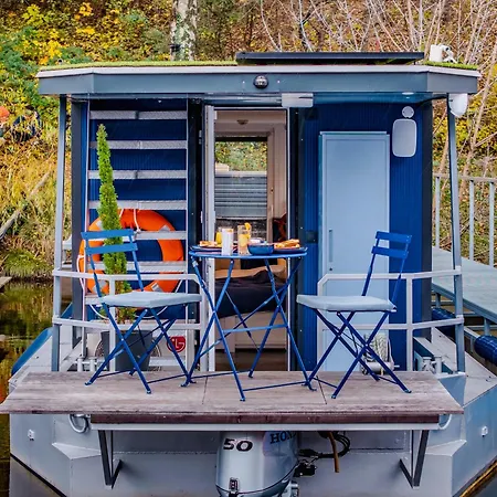 Botel Romantic Houseboat In With Paddle Boat *