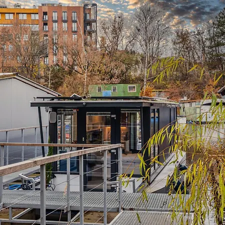 Romantic Houseboat Neptun In Prague With Paddle Boat براغ