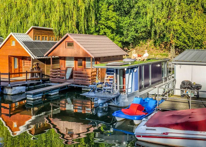 Houseboat With Paddle Boat -sail, Explore And Relax