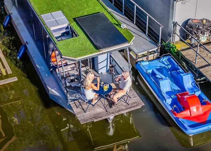 Houseboat With Paddle Boat -sail, Explore And Relax Tekne