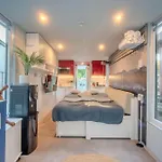 Botel Houseboat With Paddle Boat -sail, Explore And Relax Prague