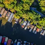 Houseboat With Paddle Boat -sail, Explore And Relax * Prague